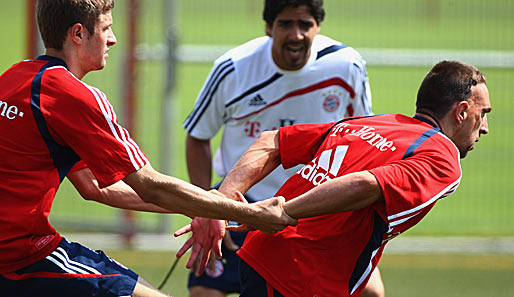 Was hält Franck Ribery (r.) noch beim FC Bayern? Zumindest rudert der Franzose erstmal etwas zurück