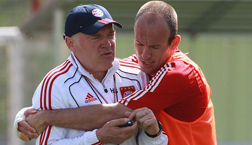 Arjen Robben (r.) äußert sich positiv über den FC Bayern: "Vielleicht bleibe ich für immer"