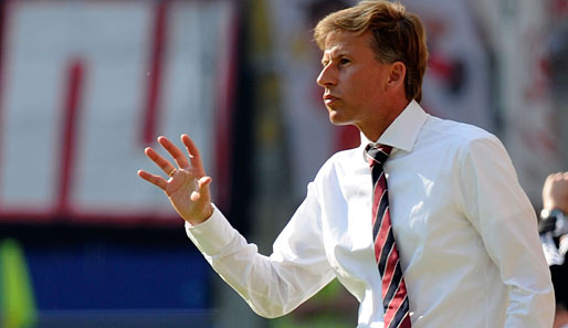 Trainer Andries Jonker weiß, was den FC Bayern in Hamburg erwartet: "Ein intensives Spiel"