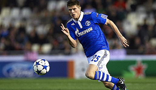 Ball und Zukunft fest im Blick: Klaas-Jan Huntelaar will wieder mit Schalke angreifen