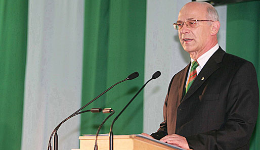 Werder-Präsident Klaus-Dieter Fischer hat ein Ausschlussverfahren gegen ein NPD-Mitglied eröffnet
