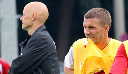 Wohin führt der Weg? Trainer Solbakken (l.) hat Podolski als Kapitän abgelöst