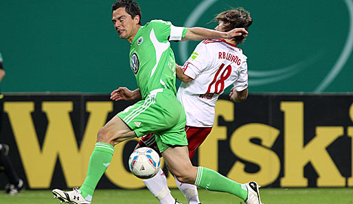 Marcel Schäfer (l.) hat seine Wolfsburger Mitspieler kritisiert