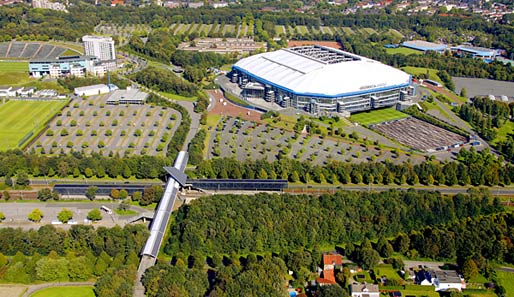 Die Heimat des momentan ersten Bayern-Jägers: die Arena auf Schalke