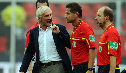 Völler hatte nach dem Spiel gegen den 1. FC Köln den Schiedsrichter zur Rede gestellt
