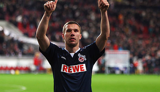 Lukas Podolski wird angeblich zur kommenden Saison Teamkollege von Per Mertesacker
