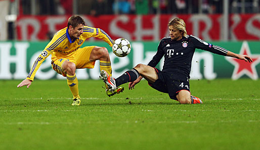 Anatolij Timoschtschuk (r.) spielt mit dem Gedanken, den FC Bayern zu verlassen