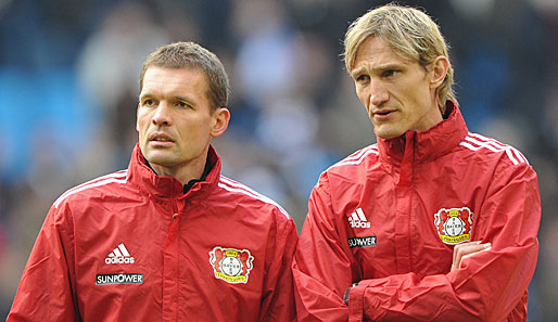 Wird auch in Zukunft Trainer Sami Hyypiä zu Verfügung stehen: Holger Broich (l.) bleibt bei Bayer