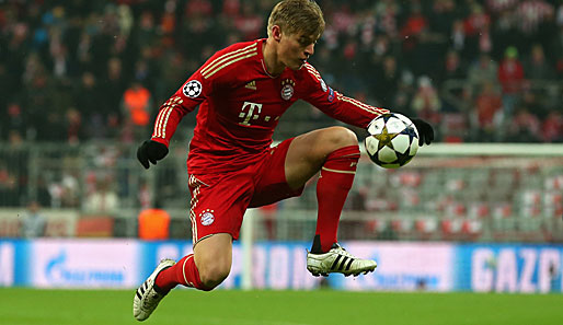 Toni Kroos soll auch über den Sommer 2015 beim FC Bayern München auflaufen