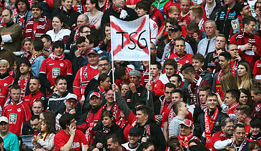 Die FCK-Fans hoffen auf einen Aufstieg ihrer Roten Teufel gegen 1899 Hoffenheim