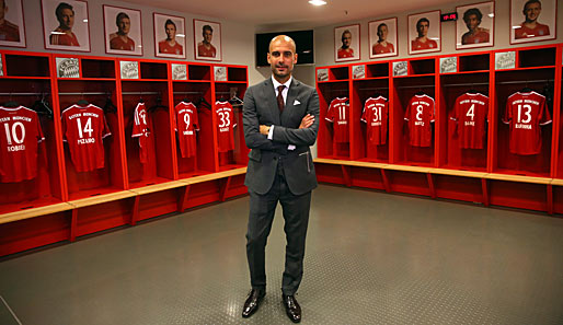 Auch die Mannschaftskabine der Bayern stattete der neue Coach einen Besuch ab