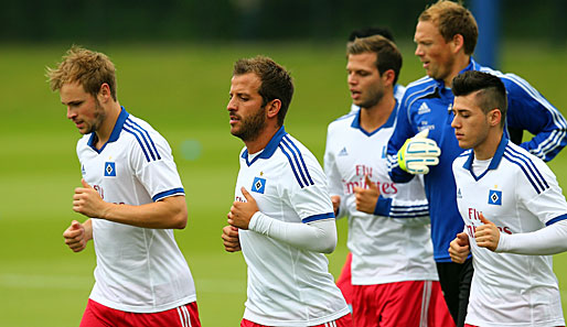 Rafael van der Vaart (2. v. l.) soll beim HSV alle Freiheiten eines klassischen Zehners genießen