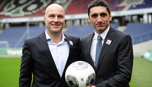 Neu-Trainer Tayfun Korkut (r.) startet mit Hannover 96 in die Vorbereitung