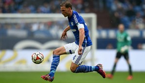 Benedikt Höwedes wird Schalke auch in der kommenden Saison als Kapitän aufs Spielfeld führen