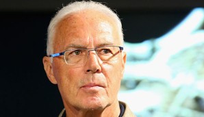 Franz Beckenbauer steht der Thematik 'Video-Schiedsrichter' offen gegenüber