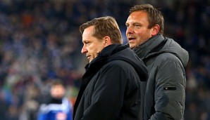 Horst Heldt will von einer Trainerdiskussion auf Schalke nichts wissen