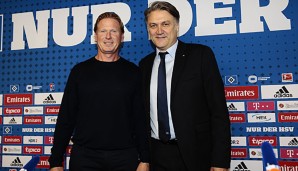 Dietmar Beiersdorfer (r.) stellt Markus Gisdol als neuen Trainer des Hamburger SV vor