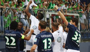William beerbt beim VfL Wolfsburg den zum AC Mailand abgewanderten Außenverteidiger Rodriguez