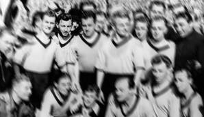 Alfred Niepieklo (*11.06.1927; †02.04.2014) - im Verein von 1951 bis 1960 - 175 Spiele, 104 Tore - Deutscher Meister 1956, 1957 - Bildete mit den vorangegangenen beiden Alfreds die legendäre Kombo "Die drei Alfredos".