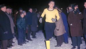 Sigfried Sigi Held (*07.08.1942) - im Verein von 1965 bis 1971 und 1977 bis 1979 - 230 Spiele, 44 Tore - Erster Spieler beim BVB, der nicht aus dem Ruhrgebiet oder Westdeutschland stammte - Leistungsträger der Europacupsieger von 1966.