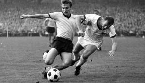 Reinhard Stan Libuda (*10.10.1943; †25.08.1996) - im Verein von 1965 bis 1968 - 74 Spiele, 8 Tore - "An Gott kommt keiner vorbei, außer Stan Libuda", hieß es über ihn. 1966 Siegtorschütze gegen Liverpool zum Europacuptitel.