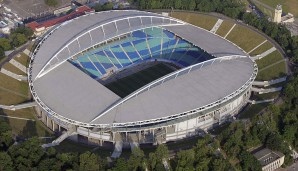 Die jetzige Red Bull Arena ist in das alte Zentralstadion gesetzt. Bis zu 100.000 Zuschauer fanden in der riesigen Schlüssel in Leipzig Platz