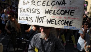 Was für ein Durcheinander in den Straßen der katalanischen Metropole. Touristen sind willkommen? Gilt das auch für Fußballer?