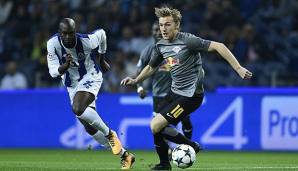 Emil Forsberg mit dem Ball am Fuß gegen den FC Porto