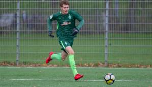LOUIS POZNANSKI kam 2018 aus seiner Geburtsstadt Bremen nach München. Der 18-jährige Linksverteidiger spielte bislang für die FCB-A- und B-Jugend.