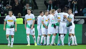 Borussia Mönchengladbach führt zur Halbzeit mit 2:0.