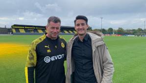 Reporter Kerry Hau traf Michael Skibbe (l.) auf dem Trainingsgelände des BVB in Dortmund-Brackel zum Interview.