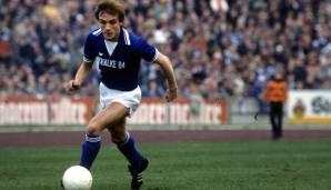 Platz 9: Rüdiger Abramczik (FC Schalke 04). 100. Spiel am 7. Mai 1977 mit 21 Jahren, 2 Monaten und 19 Tagen.