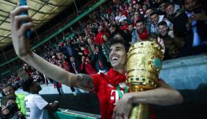 Platz 16: Javi Martinez (FC Bayern München): 1.877.202 Follower auf Instagram, durchschnittlich 45.000 Likes pro Post, durchschnittliche 220 Kommentare pro Post. Möglicher Verdienst pro Post: 9.429 Euro.