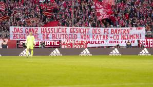 Die Fans geben ein Rummenigge-Zitat zurück und kritisieren zum wiederholten Mal den Katar-Deal der Bayern.