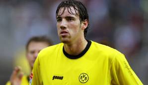 Malte Metzelder: Schloss sich 2003 der Borussia an, wo auch sein älterer Bruder Christoph spielte. Allerdings wurde der Verteidiger immer wieder von Verletzungen zurückgeworfen, so dass es nur zu elf Pflichtspielen reichte. Ging anschließend nach Aalen.