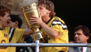 PLATZ 21: FRANK MILL - 8 Saisons von 1986 bis 1994 (228 Spiele, 66 Tore): War einer der besten BL-Stürmer der 70er und 80er Jahre. Neben Dickel der Pokalfinal-Held 1989, legendär sein Fehlschuss 1986 gegen die Bayern. Betreibt heute eine Fußballschule.