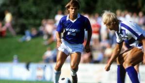 9. Platz: OLAF THON. Im Alter von 21 Jahren, zehn Monaten und vier Tagen am 5. März 1988 beim FC Schalke 04.