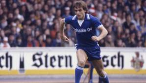 Platz 16: Rüdiger Abramczik (Schalke 04) am 12. Januar 1974 im Alter von 17 Jahren, 10 Monaten und 25 Tagen gegen den VfL Bochum.