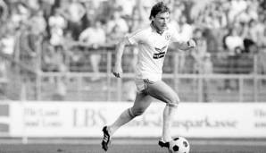 Platz 17: Wolfram Wuttke (Schalke 04) am 20. Oktober 1979 im Alter von 17 Jahren, 11 Monaten und 3 Tagen gegen Bayer Uerdingen.
