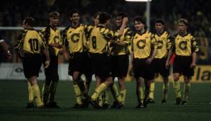 ULF RASCHKE: Der Stürmer, auf dem Bild der Zweite von links, stand im Mai 1993 für 39 Minuten in Nürnberg in Schwarzgelb auf dem Feld. Kickte sonst zumeist für die Amateurmannschaft in der Oberliga. Kurzeinsatz im UEFA-Cup-Halbfinale 1993 gegen Auxerre.