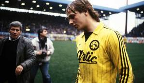 PLATZ 12: DANIEL SIMMES - 18 Jahre, 1 Monate, 23 Tage am 05.10.1984 beim 2:1 gegen Bayer Leverkusen.