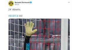 Borussia Dortmund (Offizieller Twitter-Account) kommentiert die vom VAR ermittelte Abseitsstellung von Robert Lewandowski in der 24. Minute vor seinem vermeintlichen 1:0 mit einem Bild von Manuel Neuers legendärem Reklamier-Arm.