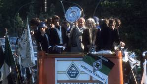 1974/75: Tabellenführer Borussia Mönchengladbach (31:13 Punkte, 53:27 Tore) - 1 Punkte Vorsprung auf Hertha BSC (41:25 Tore). Meister: Borussia Mönchengladbach