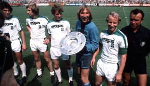 1975/76: Tabellenführer Borussia Mönchengladbach (32:12 Punkte, 45:20 Tore) - 5 Punkte Vorsprung auf den Hamburger SV (36:18 Tore), Eintracht Braunschweig (33:24 Tore). Meister: Borussia Mönchengladbach