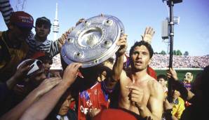 1993/94: Tabellenführer MSV Duisburg (27:17 Punkte, 29:30 Tore) - 1 Punkt Vorsprung auf FC Bayern München (46:27 Tore), 1. FC Kaiserslautern (41:28 Tore), Eintracht Frankfurt (36:26 Tore), HSV (37:31 Tore). Meister: FC Bayern München