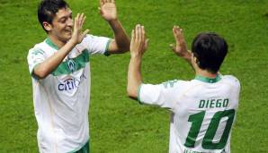 Özil ging zu Werder, spielte dort herausragend im Tandem mit Diego, wurde dessen Nachfolger nach dem Abschied des Brasilianers. Schoss Werder 2009 zum Pokalsieg, bei seinem Wechsel zu Real Madrid 2010 war er schon längst Nationalspieler.