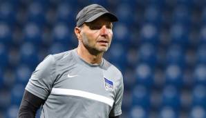 Torwarttrainer Zsolt Petry von Hertha BSC hat mit fragwürdigen Aussagen zu den Themen Migration und Homosexualität verwundert.