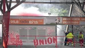 Fans von Union Berlin haben während des Stadtderbys gegen Hertha BSC einen Stadion-Imbiss verursacht.