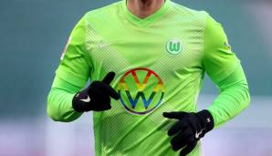 Im März 2021 lief Wolfsburg beim 5:0-Sieg gegen Schalke 04 zum Anlass der "Internationalen Woche gegen Rassismus" in Regenbogenfarben auf dem VW-Logo auf.