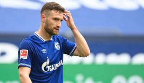 Nicht verlängert werden außerdem die auslaufenden Kontrakte von Steven Skrzybski, Alessandro Schöpf, Shkodran Mustafi und Nabil Bentaleb. Nur bei drei Spielern mit Vertragsende 2021 ist ein Verbleib bei Schalke denkbar.